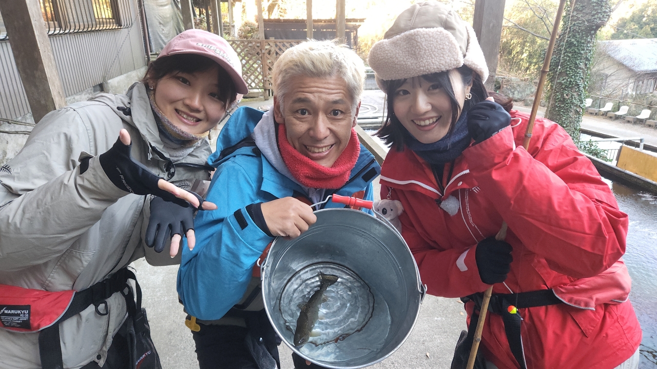 釣りデビューにぴったり！ニジマス釣りならまかせろ！埼玉のファミリー釣り堀でエサ釣りを満喫