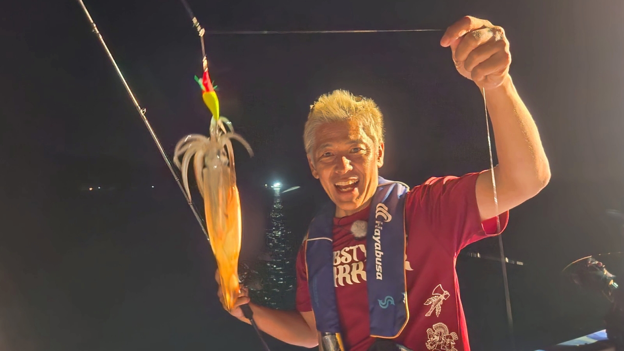真夏の夜のお楽しみ…！初の夜釣りでマルイカ狙い！イカメタルならまかせろ！